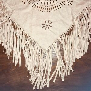 MIXIT Womens Beige Faux Suede Laser Cut Medallion Fringe Poncho Wrap One Size